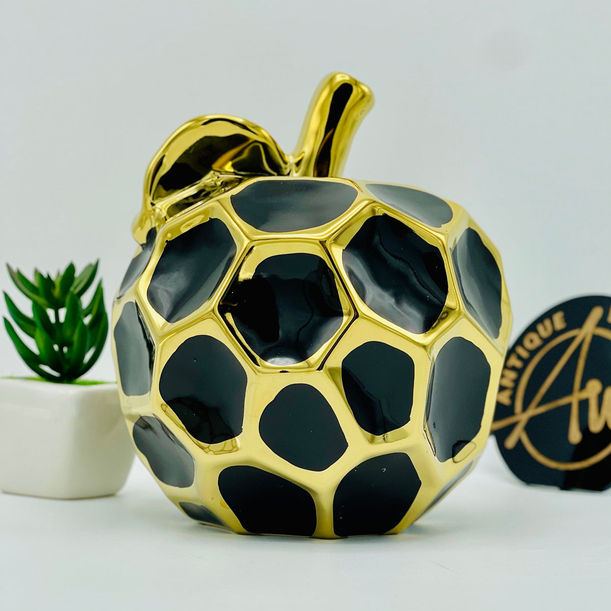 Elegant Apple Table Decor
