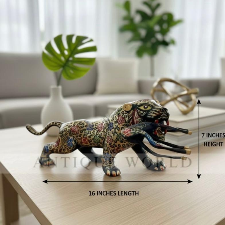 Traditional Art Style Brass  Decorative Lion Hunting Statue
